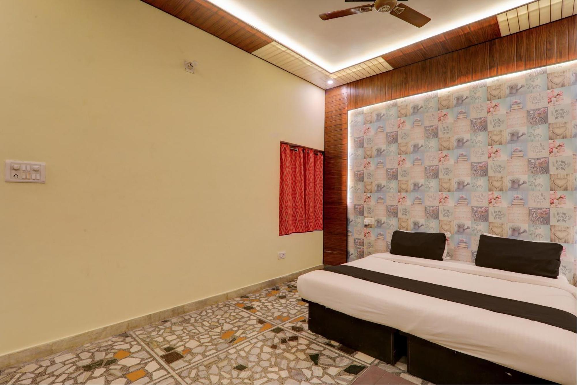 Hotel O Flagship Adbhut Moment Hotel Varanasi Exterior photo
