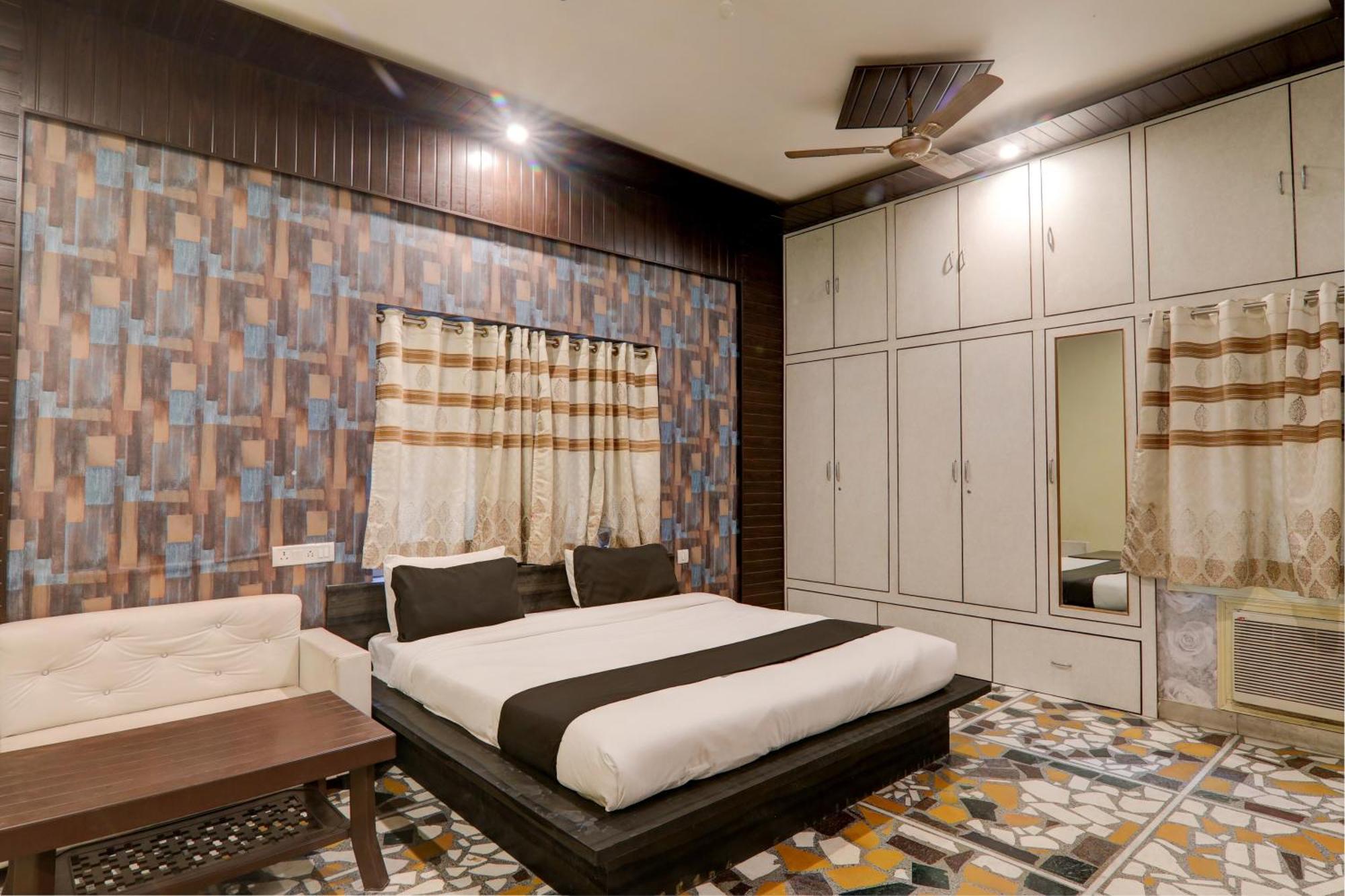 Hotel O Flagship Adbhut Moment Hotel Varanasi Exterior photo